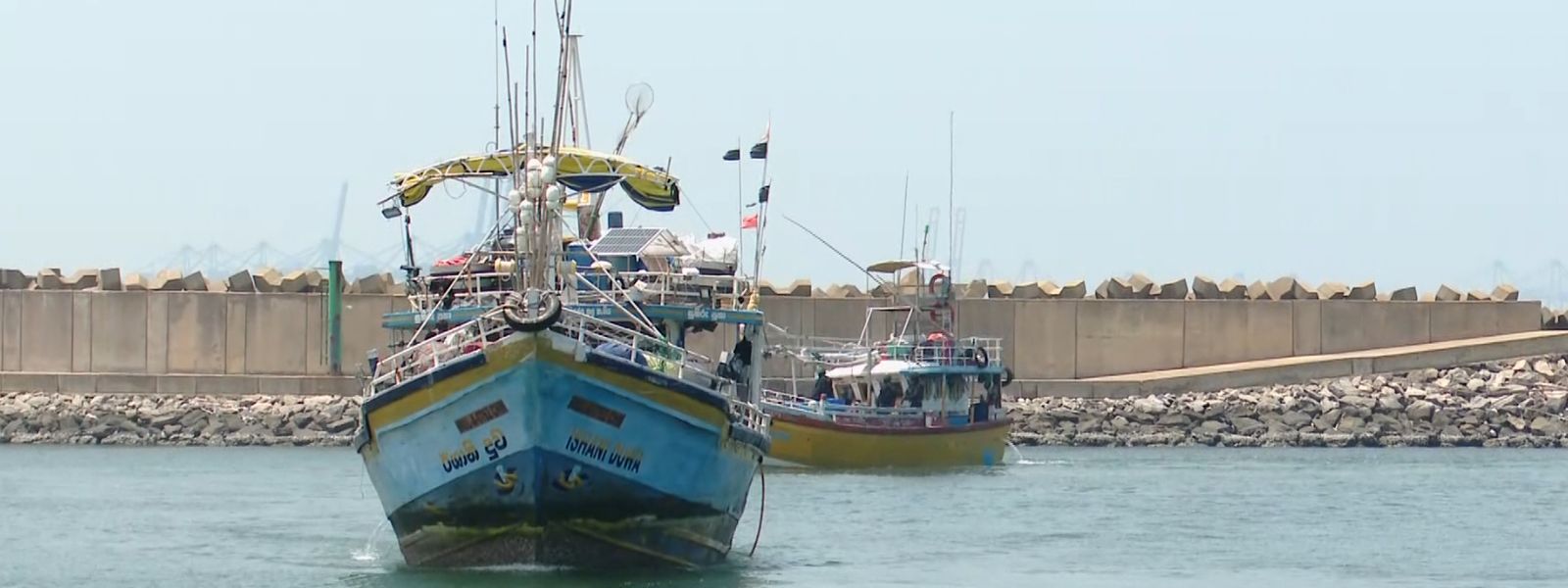 கைப்பற்றப்பட்ட படகு திக்கோவிட்ட துறைமுகத்திற்கு..